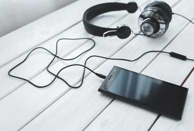 6连败夜炸锅！0分垫底，62岁穆帅怒堵裁判，欧冠神迹能否翻盘